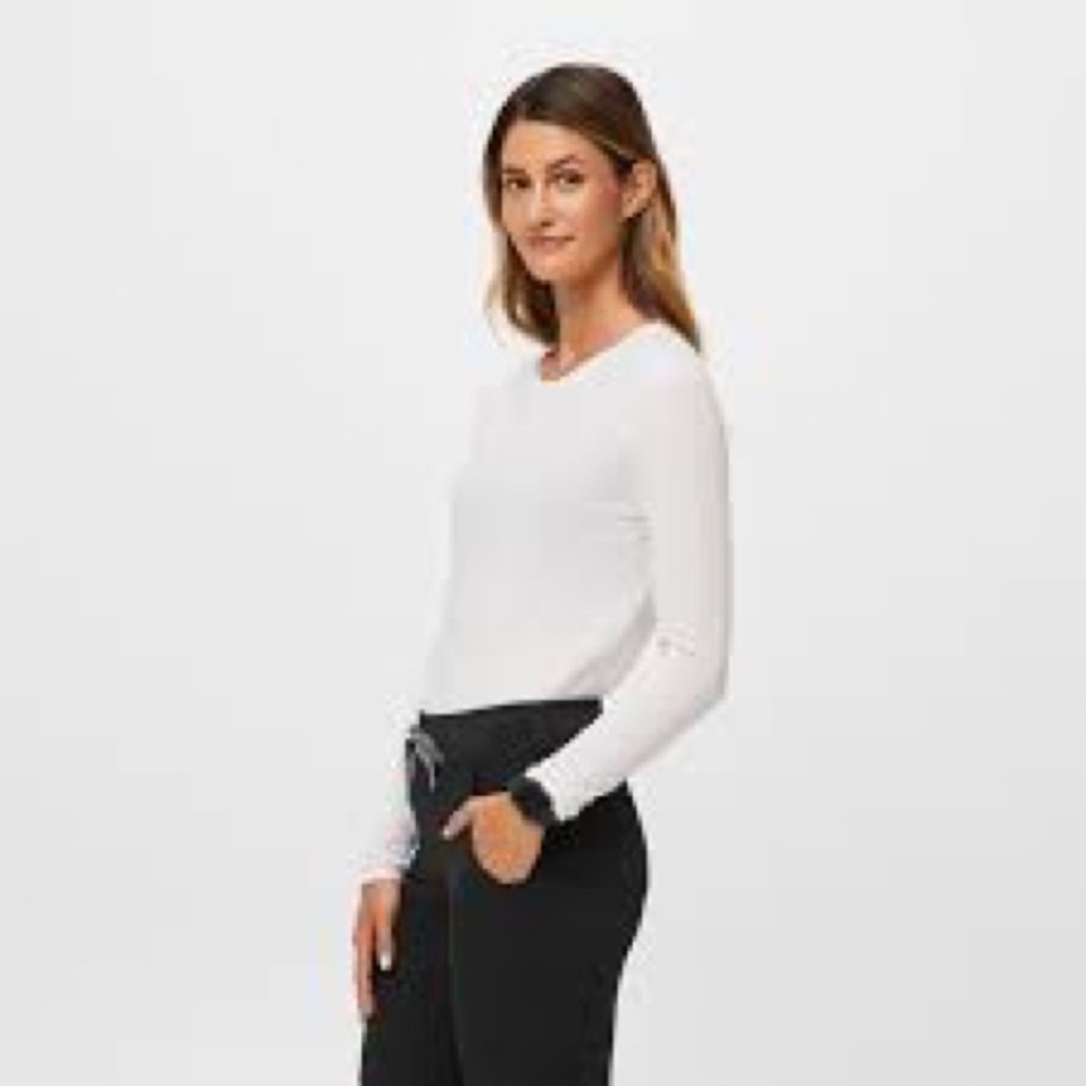 Figs Women's White Long-Sleeve Crewneck Top